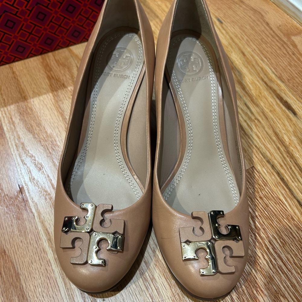 Tory Burch Tan Leather Women's Shoes